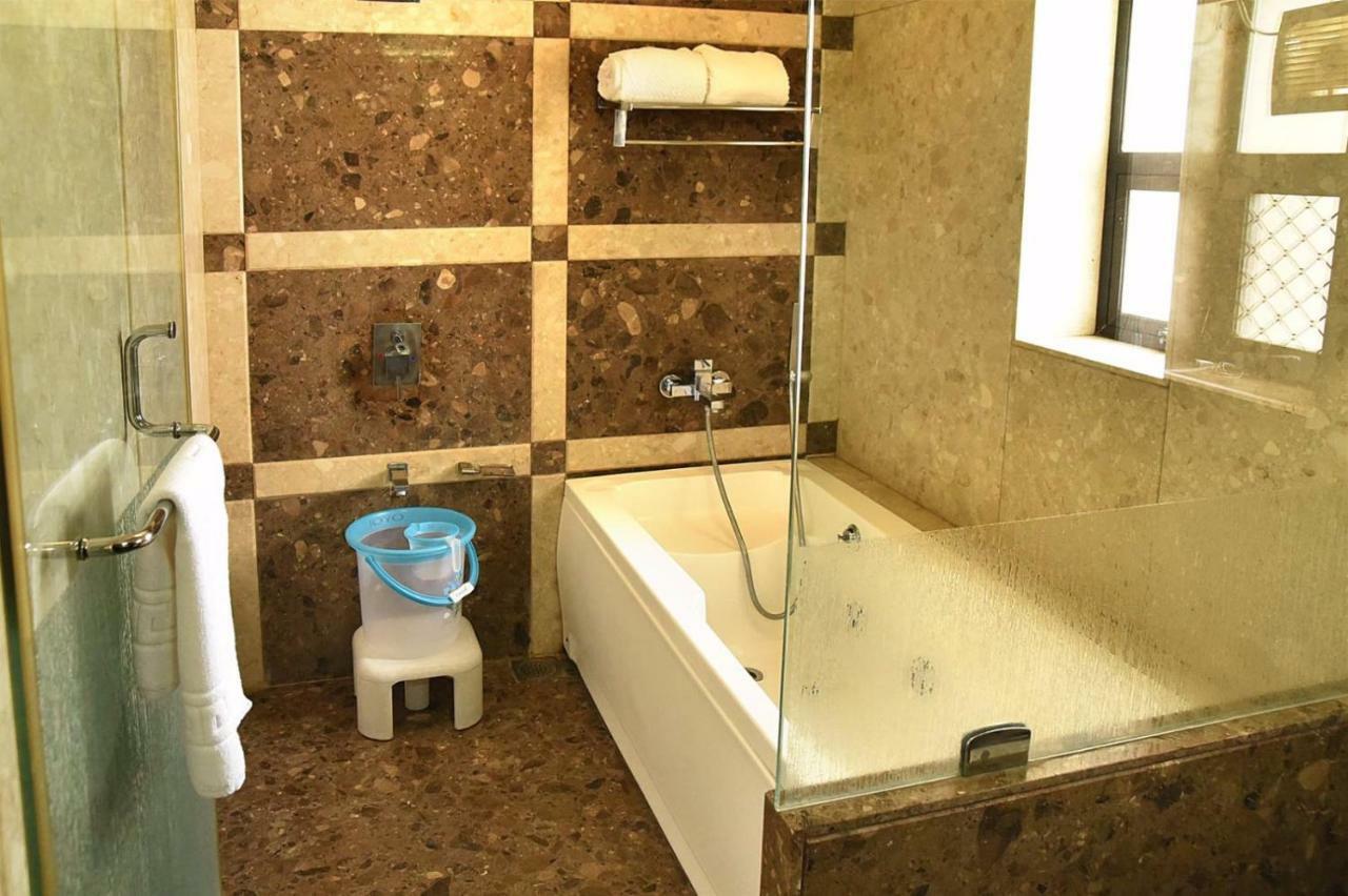 Hotel Fortune Palace Jāmnagar エクステリア 写真
